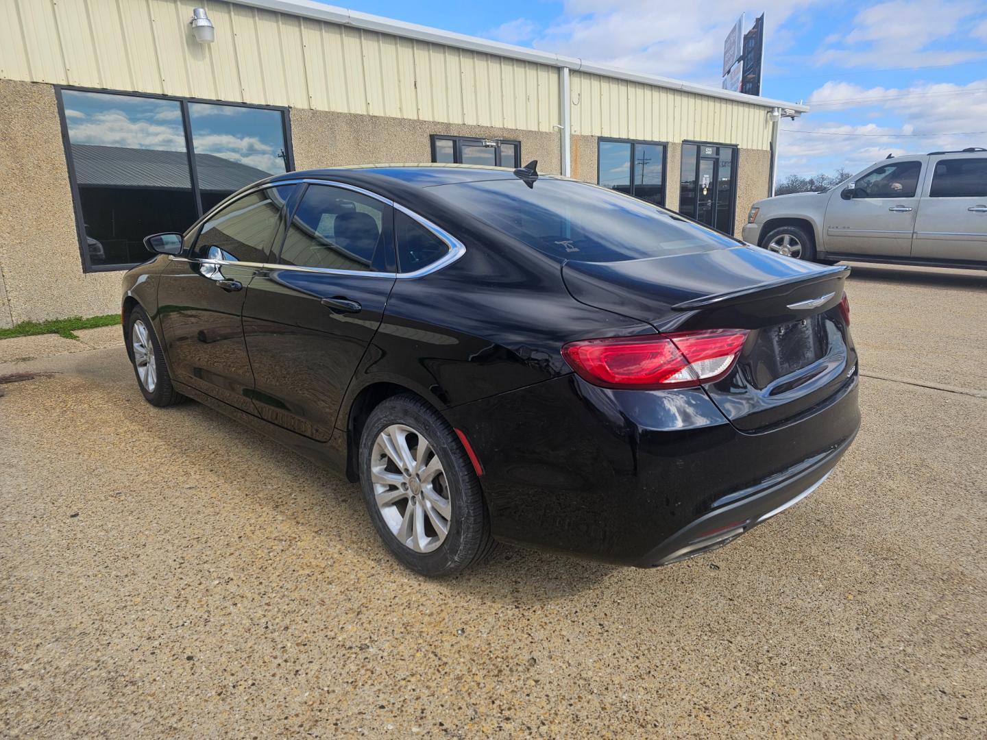 2016 BLACK Chrysler 200 Limited (1C3CCCAG7GN) with an 3.6L V6 DOHC 24V FFV engine, 9A transmission, located at 533 S Seven Points BLVD, Seven Points, TX, 75143, (430) 255-4030, 32.313999, -96.209351 - Photo#3